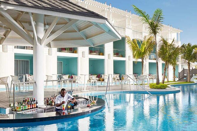 Montego Bay Airport Transfers to Negril Hotels Jamaica - The Drive to Negril: Comfort, Directness, and Onboard Comfort