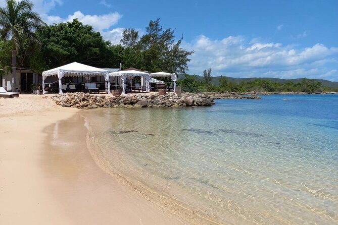 Montego Bay: Bamboo Beach Club with Lunch and Cocktails - The ride along the north coast: quick, not stressful
