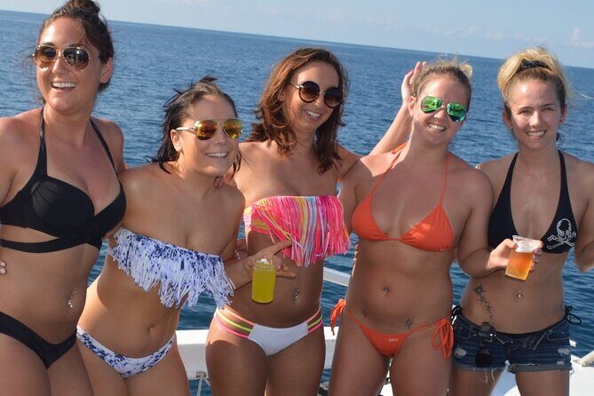 Montego Bay Catamaran: Snorkel Tour with Open Bar & Reggae DJ - Cruising the Coast: Deck Time on the Nets With Reggae and Soca