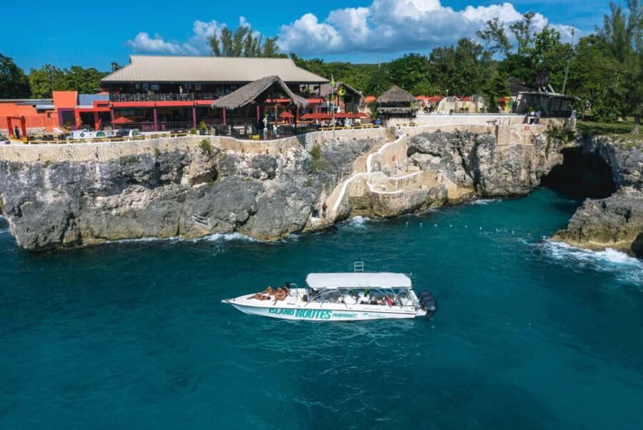Montego Bay: Full-Day Speedboat Trip to Negril - Rick’s Café: Cliff Jumping, Cold Drinks, and Cliffside Atmosphere