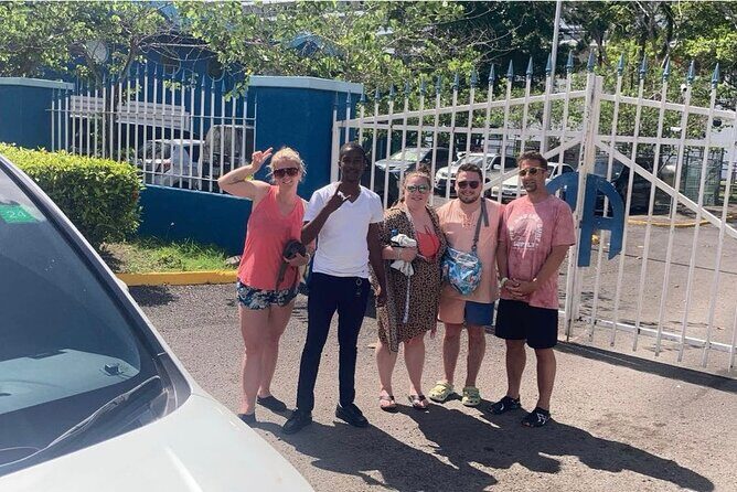 Montego Bay Jamaica Airport Transfer to Montego Bay and Falmouth - Luggage Help, Private Group, and the Value of Being Met