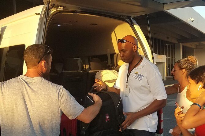 Montego Bay Round Trip Airport Transfers - Small Tips to Make Your Ride Better