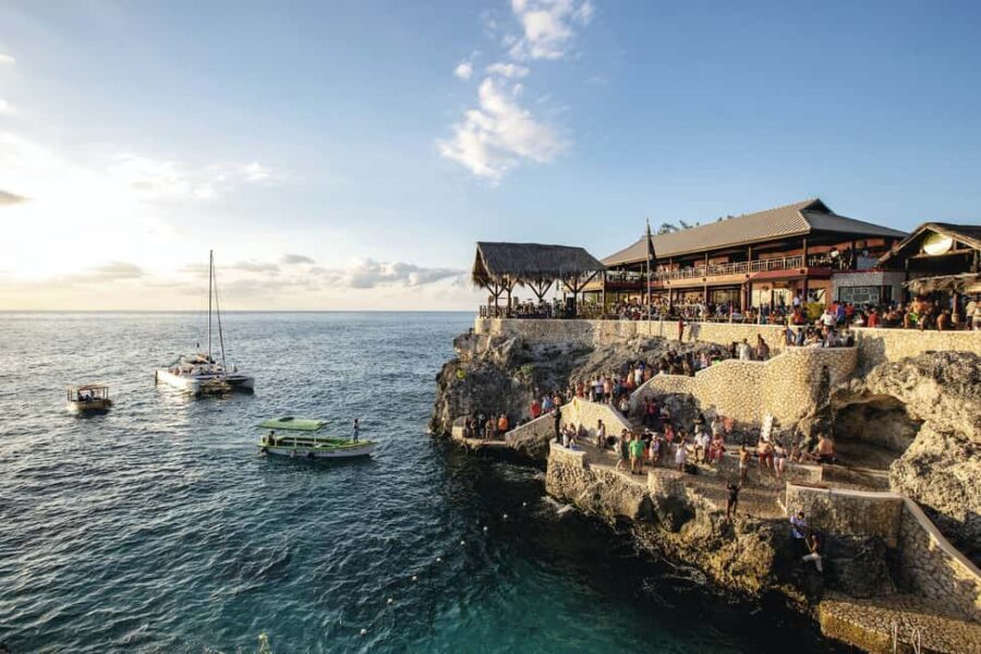 Montego Bay: Seven Miles Beach and Rick's Café Sunset View - Seven Mile Beach: how to pick your perfect sun-and-swim spot