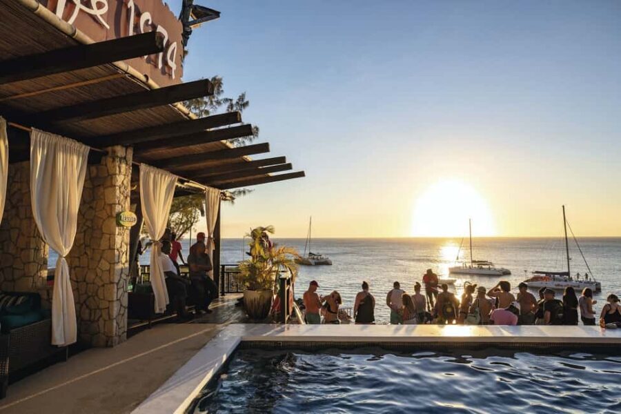 Montego Bay: Seven Miles Beach and Rick's Café Sunset View - Cliff divers at sunset: what you’ll see and how to keep it safe