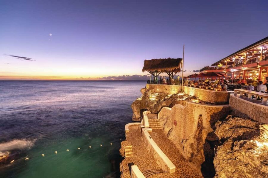 Montego Bay: Seven Miles Beach and Rick's Café Sunset View - Dealing with pickup uncertainty: how to protect your day