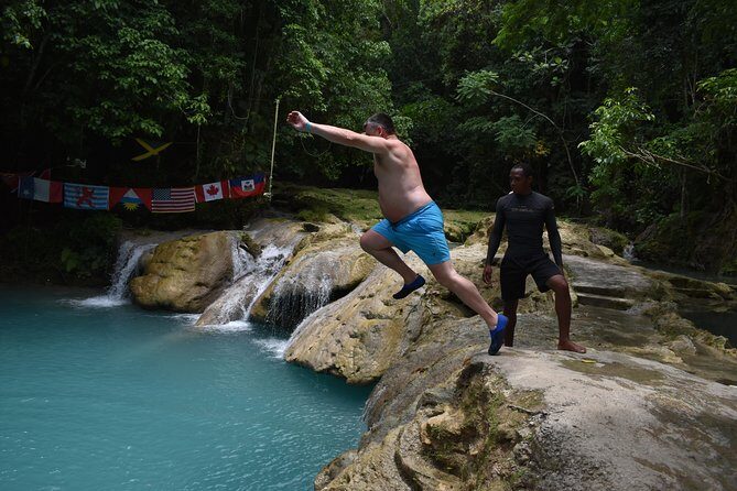Montego Bay Shore Excursion: Blue Hole & Secret Falls Tour plus Shopping - Shopping on the Ocho Rios street: how to make it worth it