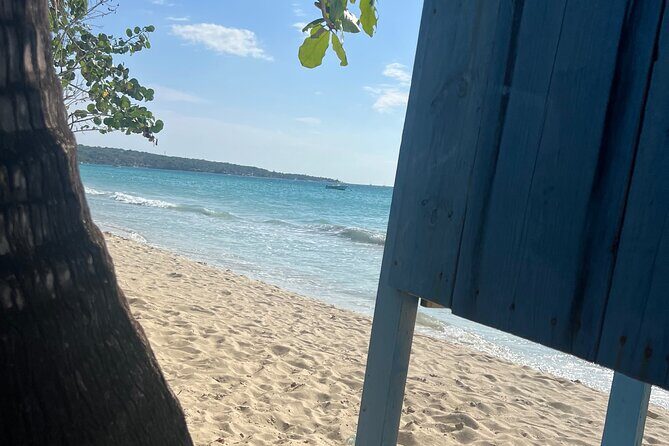 Negril 7 Mile Beach and Ricks Cafe Tour - Rick’s Café: sunset watching with food, drinks, and high-energy cliffs