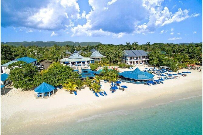 Negril 7 Miles Beach and Rick's Cafe Tour - Small comfort details that matter