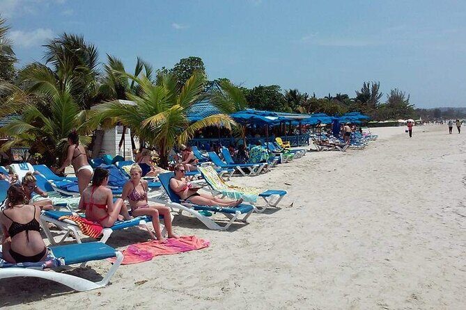 Negril 7 Miles Beach and Rick's Cafe Tour - Getting started in Montego Bay: pickup, timing, and comfort