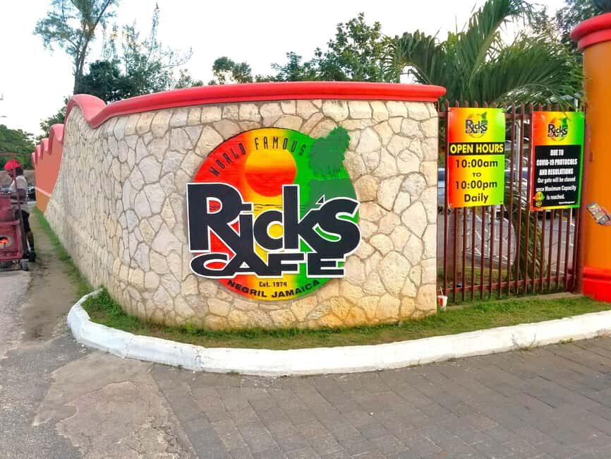 Negril Beach Experience & Rick's Cafe from Montego Bay - Montego Bay to Negril: the West Coast road trip that sets the mood