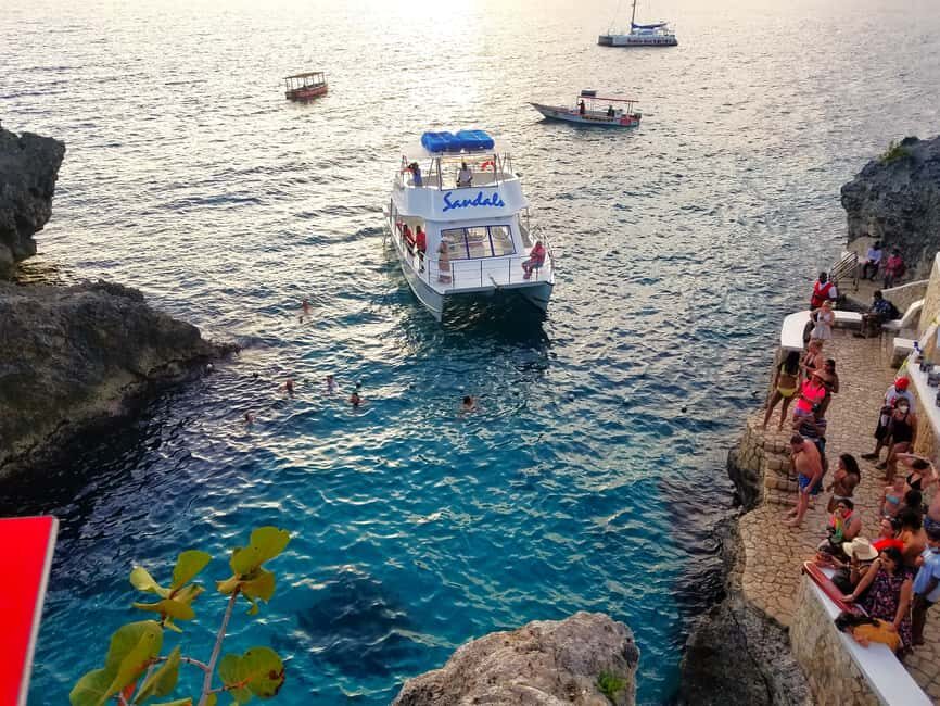 Negril Beach Experience & Rick's Cafe from Montego Bay - Rick’s Cafe on the cliffs: sunset culture in the Capital of Casual