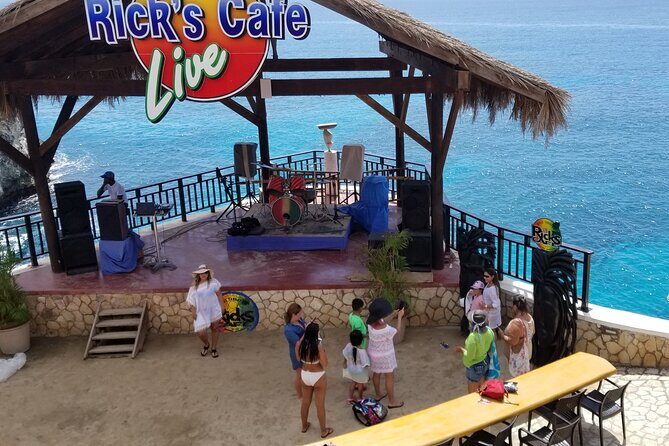 Negril Beach & Ricks Cafe from Montego Bay - That Optional Break Near Margaritaville (and How to Handle Vendors)