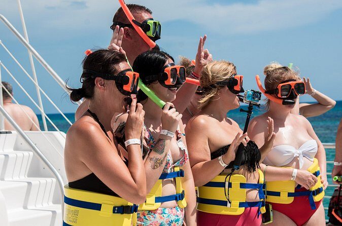 Negril Highlights Catamaran Cruise With Stop At Margaritaville - Food and Drinks: What’s Included, What You’ll Still Want to Budget