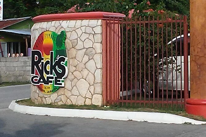 Negril seven Miles Beaches & Shopping Only | Spend more time on the Beach: - The ride from Montego Bay: more than “just getting there”