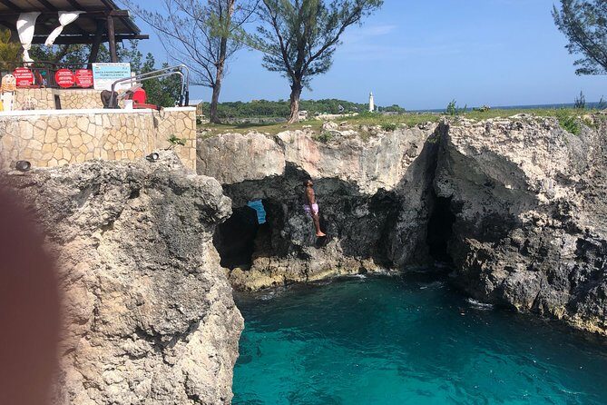 Negril Shopping And Rick's Café - Why This Half-Day Negril Combo Works So Well