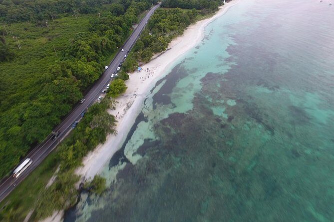 Negril's 7 miles Beach and Rick's Café - Rick’s Café at 35 feet: the cliff jumping show and sunset views