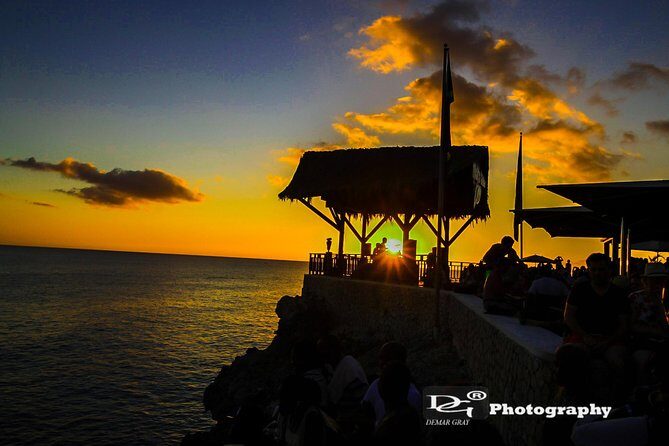 Negril's 7 miles Beach and Rick's Café - Food, drinks, and the real cost of the day