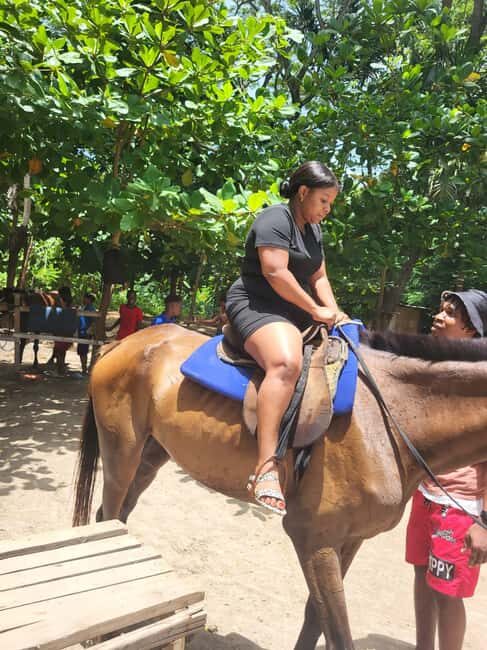 Ocho Rios : Bamboo River Rafting and HorseBack Riding - The Midday Break: Breakfast/Lunch Time and a Quick Reset