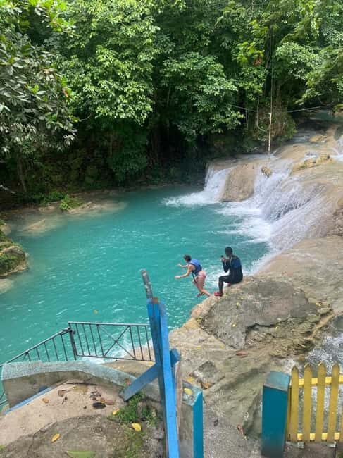 Ocho Rios : Blue Hole and Sightseeing Tour - The 1-Hour Lunch and Shopping Stop in Ocho Rios