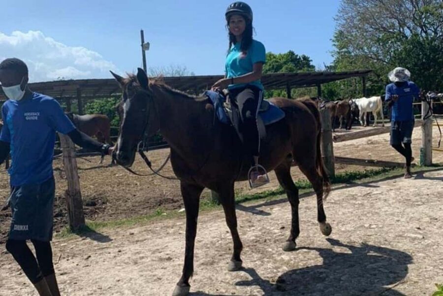 Ocho Rios: Horseback Riding in the Ocean and Bamboo Rafting - Horseback riding to the ocean edge: photos and a real destination