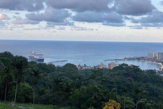 Ocho Rios Sightseeing Tours and Shopping - Key highlights of Ocho Rios Bay Beach and shopping