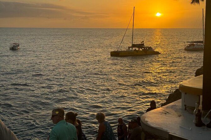 Ocho Rios Sightseeing Tours and Shopping - Picking up from Runaway Bay and getting oriented fast