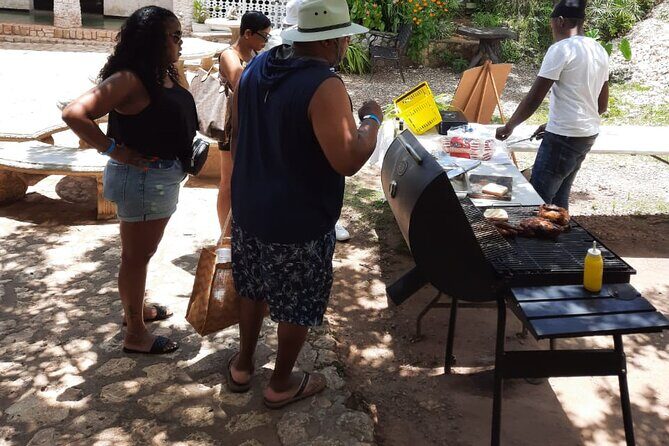 Omar's River Tubing from Montego Bay - Group Size: Why Up to 25 Matters for Your Day