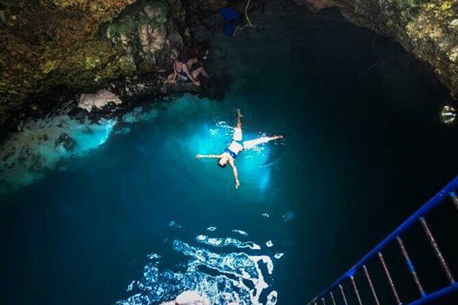 Parasailing, Blue Hole Mineral Spring, Seven Mile Beach - Negril Parasailing: What the Boat-Towed Ride Feels Like