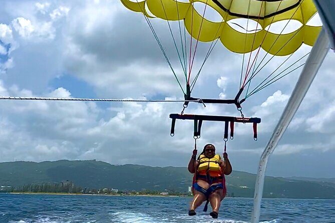 Parasailing Experience in Montego Bay - The 15-minute boat ride: where nerves meet the coastline