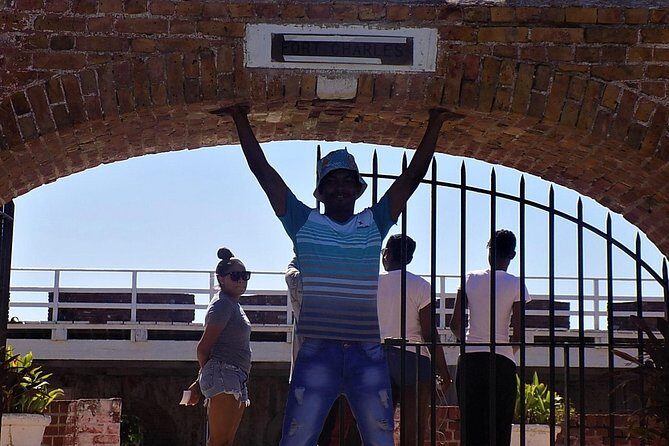 Port Royal Heritage & Sightseeing Tour from Kingston - Meeting your uniformed driver and the air-conditioned ride