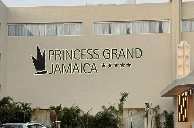 Princess Grand/Senses Mangrove Airport Transfer from Montego Bay - Hotel Drop-Offs: Princess Grand vs. Senses Mangrove