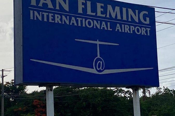 Private Airport Transfer from Ian Fleming Airport to Ocho Rios - Optional Stops for Food or a Cold Beer