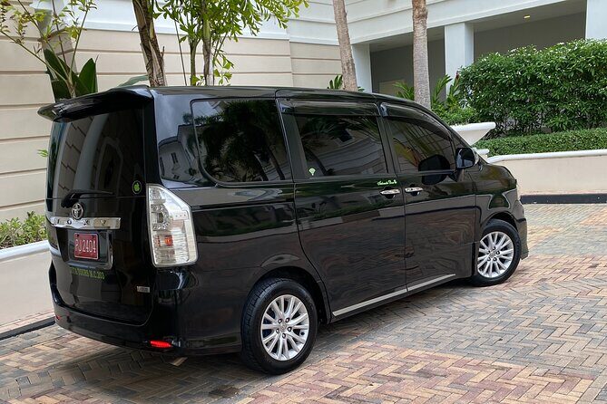 Private airport Transfer from Montego Bay To Negril - First Stop: Getting From MBJ to Negril Without the Chaos
