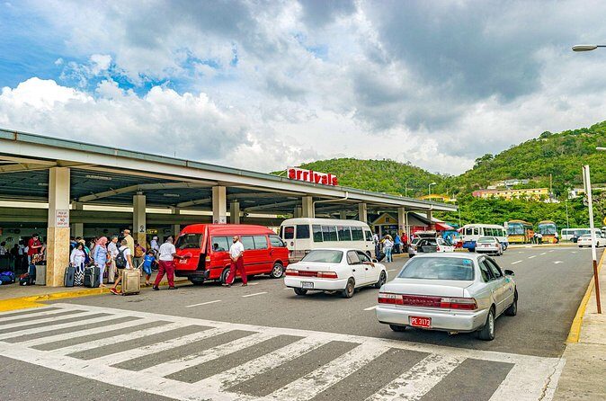 Private Airport Transfer in Montego Bay - Car Seat Option for Families (With an Extra Cost)