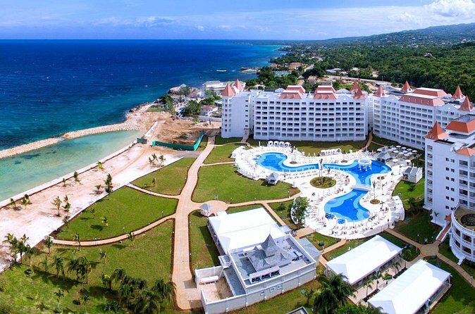 Private Airport Transfer to Bahia Principe Grand Jamaica - Optional Stops for Food and Drinks: Turning Transit Into a First Meal