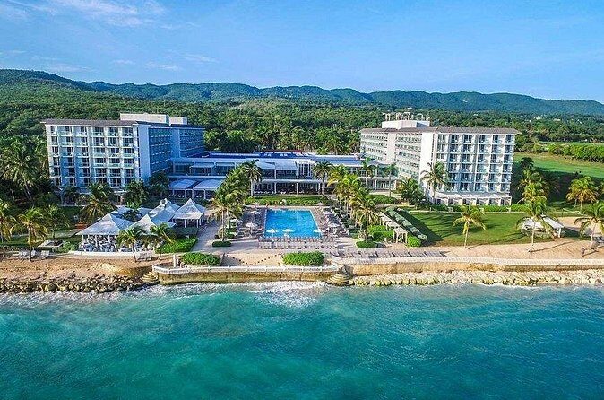 Private Airport Transfer to Dreams Rose Hall Resort - One-Way Flexibility and Round-Trip Convenience