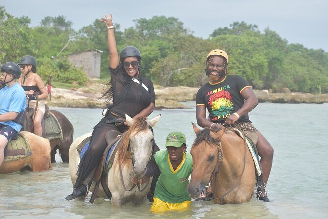 Private Airport Transfer to Excellence, Ocean Coral and Royalton - The 45-Minute Ride to Trelawny Resorts (Excellence, Ocean Coral, Royalton)