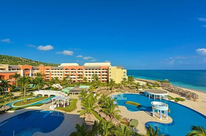 Private Airport Transfer to Iberostar Rose Hall Resort - The Driver Factor: Friendly Help Makes a Difference