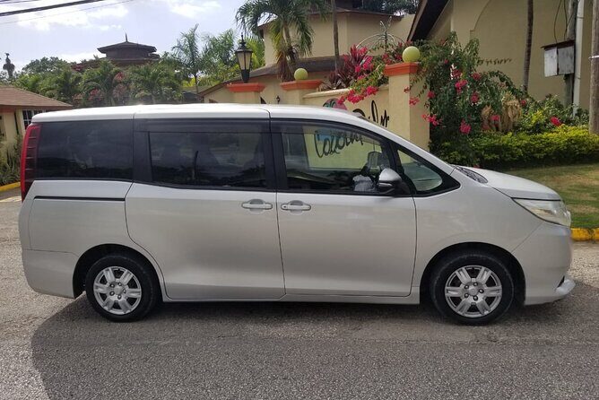 Private Airport Transfer to Jewel Grande Montego Bay Resort - Comfort Details That Matter: AC, Luggage Help, and Car Seats