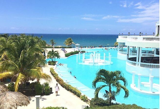Private Airport Transfer to Lady Hamilton and Grand Palladium - Rest Stop on Request: Why It’s Worth Paying For