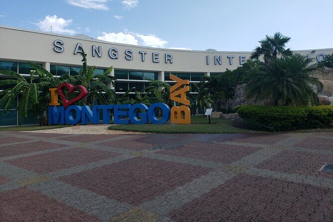 Private Airport Transfer to Royalton, Ocean Coral Spring & Excellence Oyster Bay - Photo stops and sightseeing that don’t steal your time