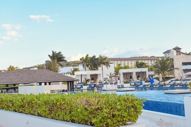 Private Airport Transfer to Royalton, Ocean Coral Spring & Excellence Oyster Bay - The car ride: what private transportation changes in real life