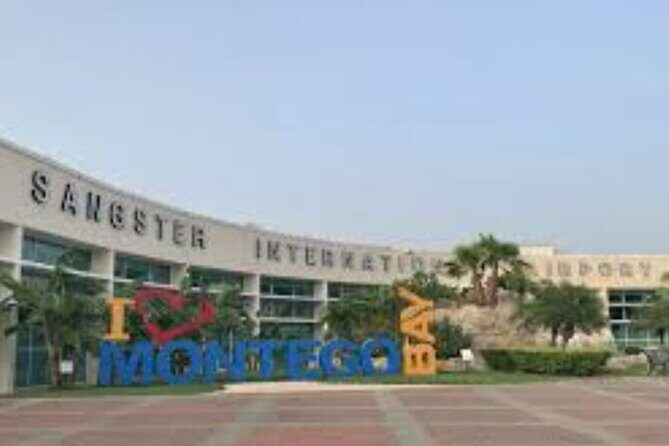 Private Airport Transfers to/from Hotels in Montego Bay - Your Ride to the Resort: Short, Air-Conditioned, and Straight to the Point