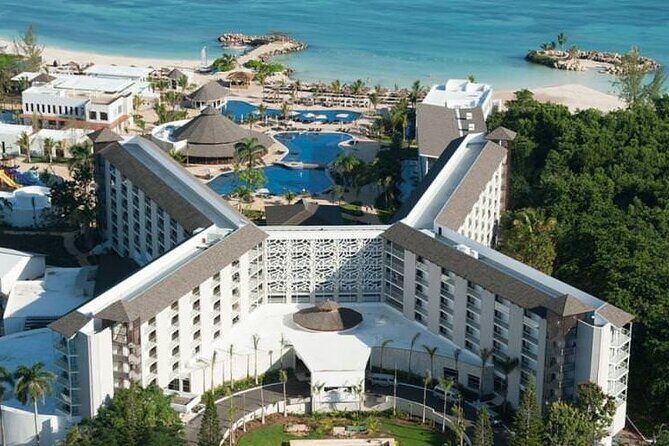 Private Airport Transfers to Royalton Blue Waters and White Sand - Royalton drop-offs: picking Blue Waters vs White Sands