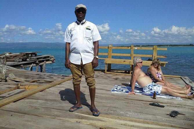 Private Appleton Estate Rum and Pelican Bar Tour from Montego Bay - What the Pelican Bar Hour Feels Like (and the one trade-off)