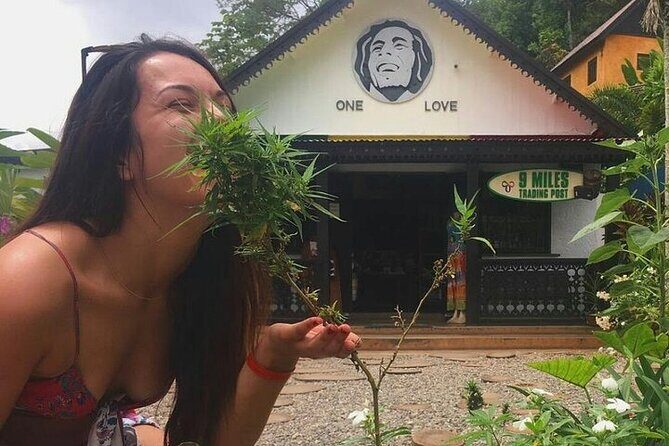 Private Bob Marley's Resting place, Dunn's River and shopping - Bob Marley Mausoleum: a 3-hour museum stop for music fans