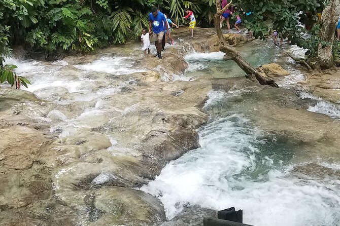 Private Dunn's River Falls from Ocho Rios - The Suzette Tours Jamaica stop: quick regrouping during the flow