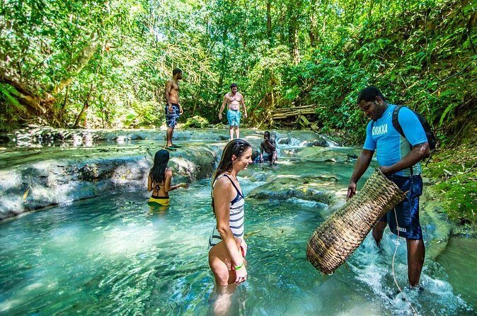 Private Mayfield Falls Waterfalls Tour [ Transportation ] - Your time on site: how the pools and trails usually feel