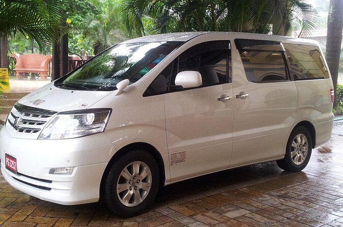 Private MBJ Airport Transfer for Hotels in Falmouth Trelawny - Sedan or minivan: how vehicle choice affects your day