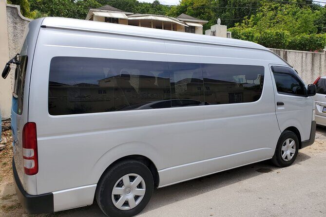 Private Negril Hotels Transfer from Montego Bay (MBJ)Airport - On the road to Negril: comfort, safety, and conversation